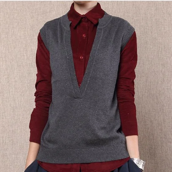 Gray V-neck cotton knitted sweater vest