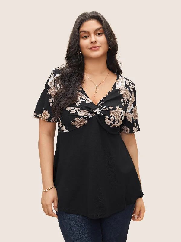 Floral Twist Front Asymmetrical Hem T-shirt